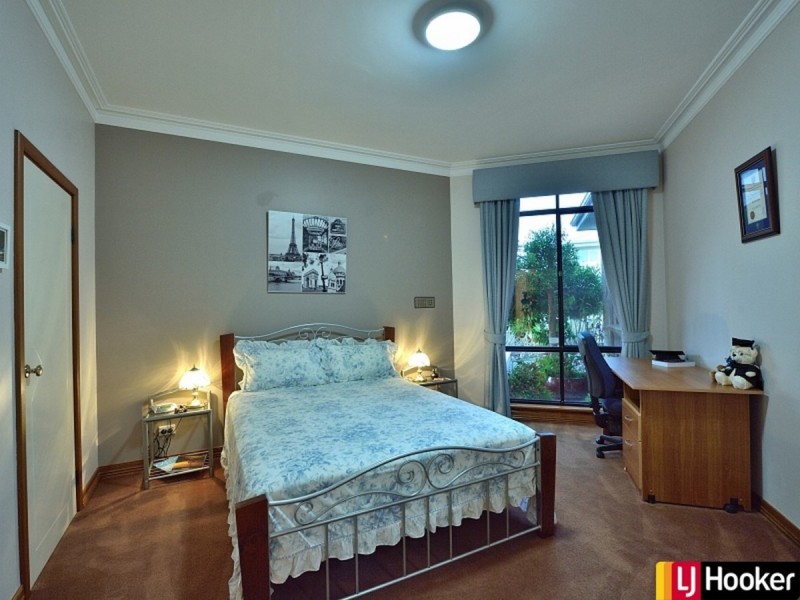 9 Captain Court, Wannanup WA 6210