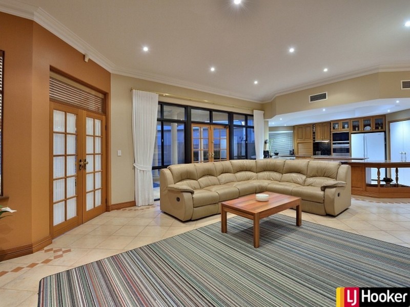 9 Captain Court, Wannanup WA 6210