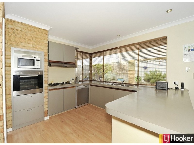 12 Seawind Drive, Silver Sands WA 6210