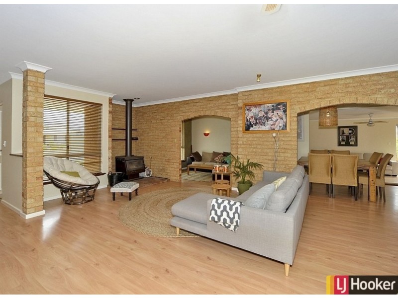 12 Seawind Drive, Silver Sands WA 6210