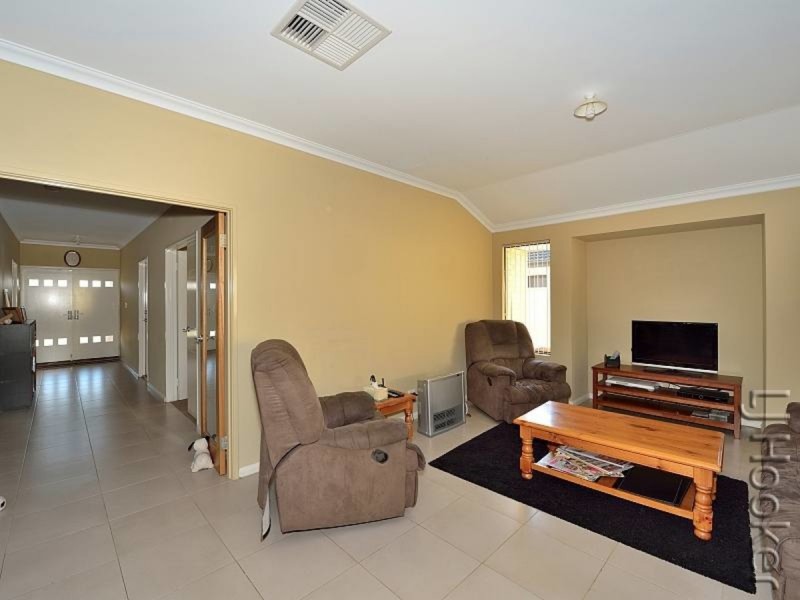 10 Balicup Way, Lakelands WA 6180