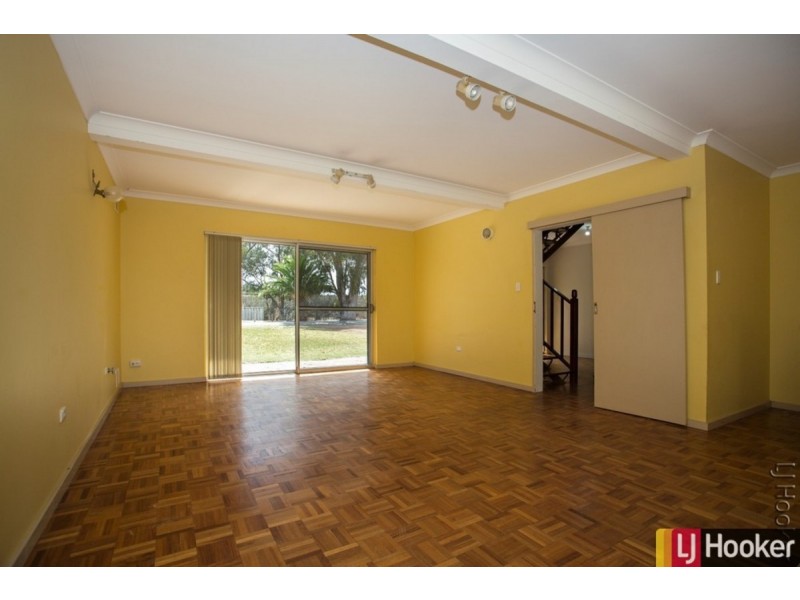 16 Redcliffe Road, Greenfields WA 6210