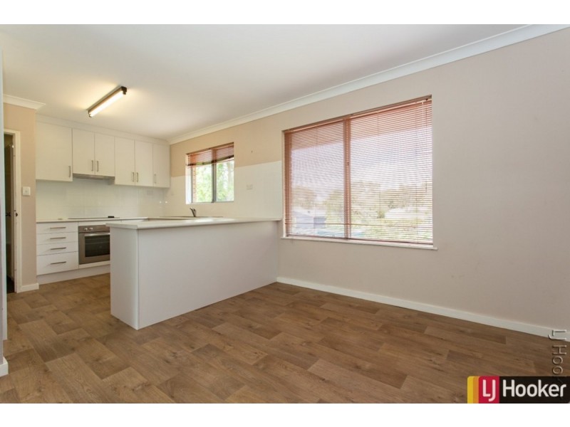16 Redcliffe Road, Greenfields WA 6210