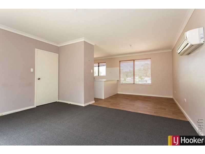 16 Redcliffe Road, Greenfields WA 6210