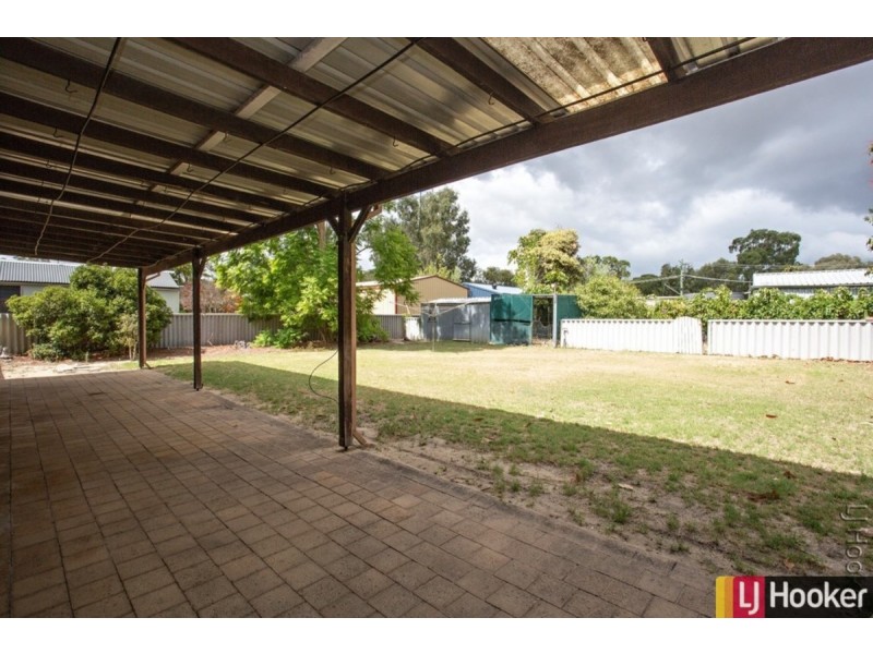 16 Redcliffe Road, Greenfields WA 6210