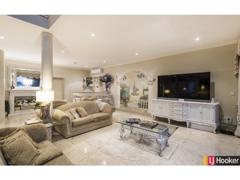 8 Rialto Place, Halls Head WA 6210