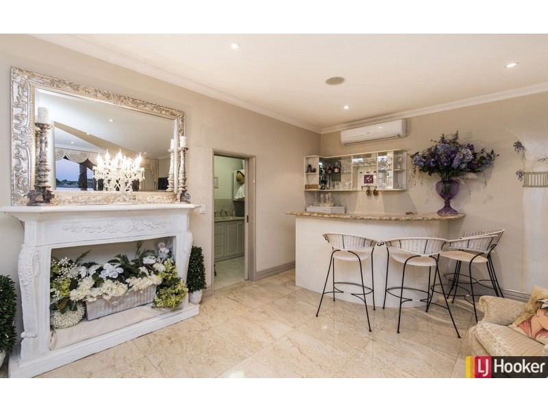 8 Rialto Place, Halls Head WA 6210