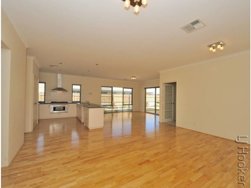 9 Skylark Loop, Erskine WA 6210