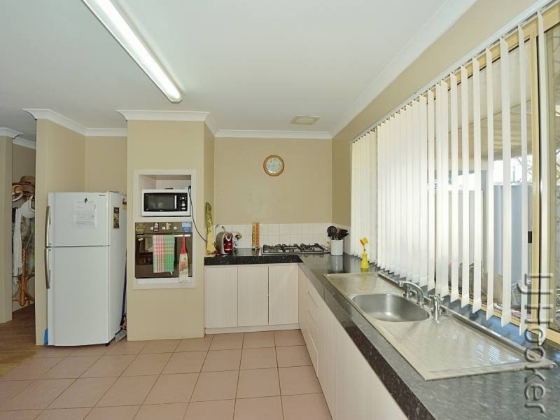 17B Veresdale Retreat, Coodanup WA 6210