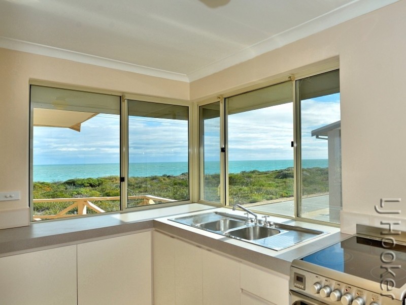 38 Sabina Drive, Madora Bay WA 6210