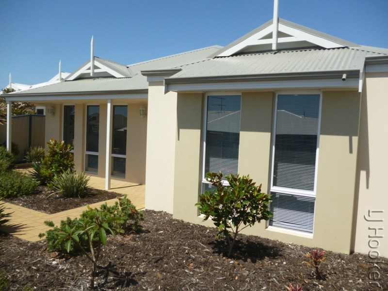 18 Still Meadow Turn, Meadow Springs WA 6210