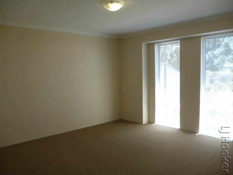 18 Still Meadow Turn, Meadow Springs WA 6210