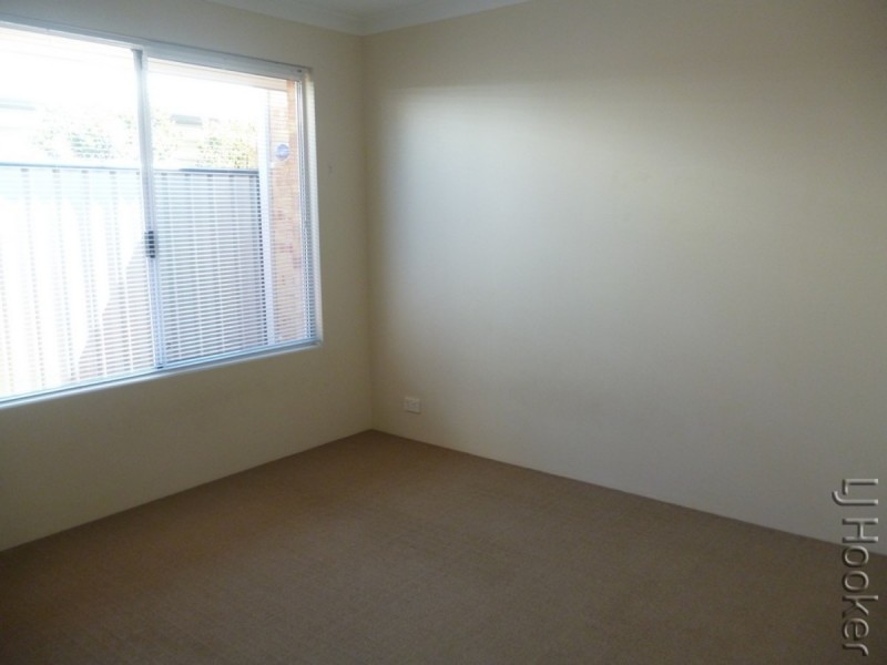 18 Still Meadow Turn, Meadow Springs WA 6210