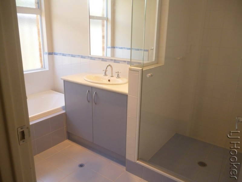 18 Still Meadow Turn, Meadow Springs WA 6210