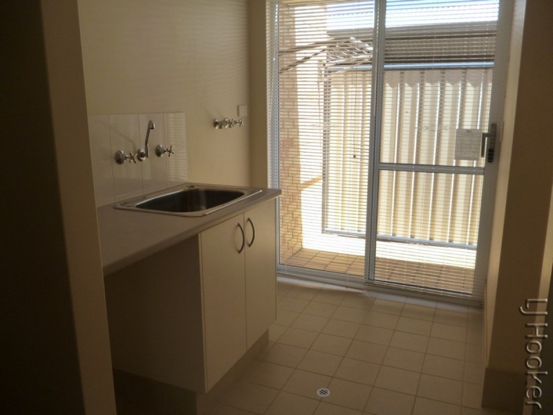 18 Still Meadow Turn, Meadow Springs WA 6210