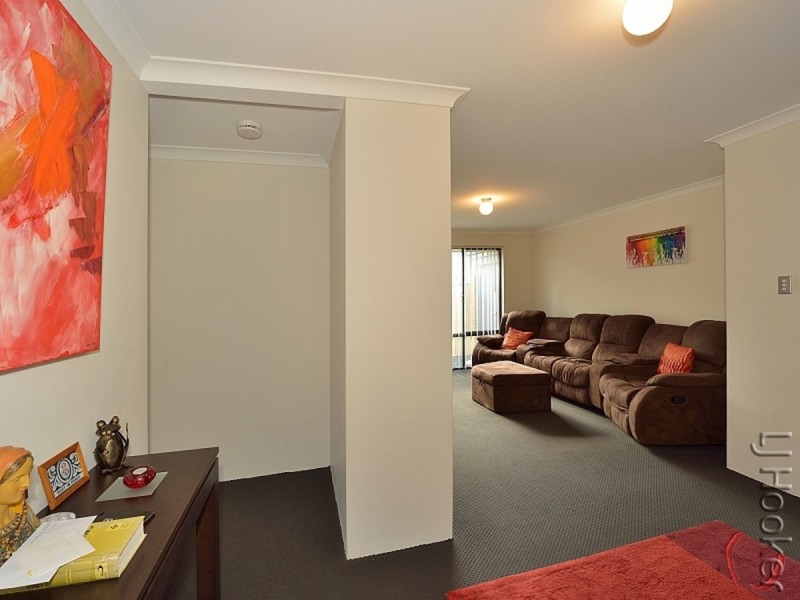 15 Lismore Ridge, Lakelands WA 6180