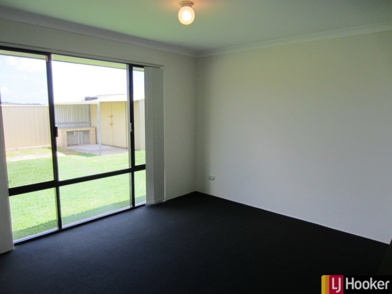 15 Lismore Ridge, Lakelands WA 6180