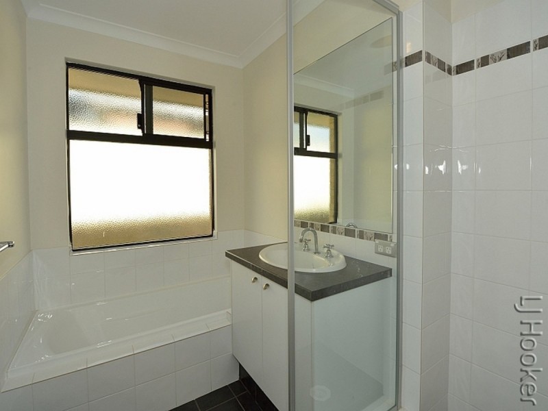 15 Lismore Ridge, Lakelands WA 6180