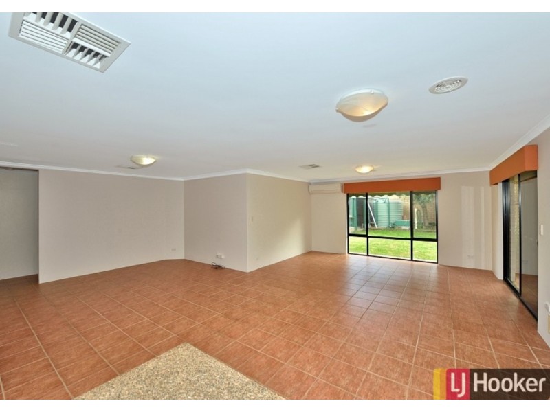 156 Peelwood Parade, Halls Head WA 6210