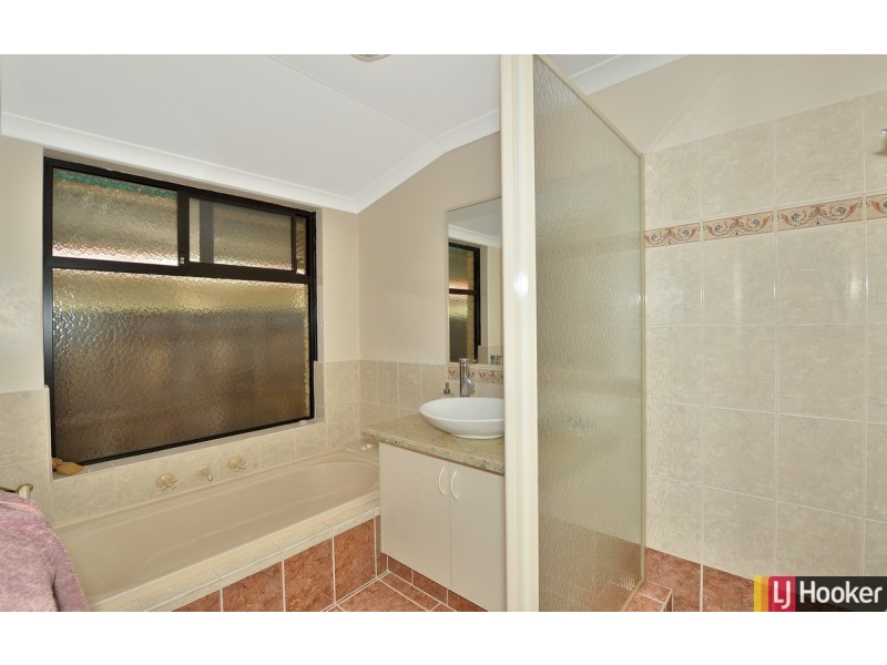 156 Peelwood Parade, Halls Head WA 6210