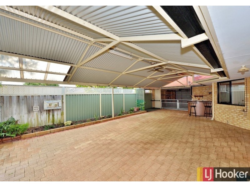 156 Peelwood Parade, Halls Head WA 6210