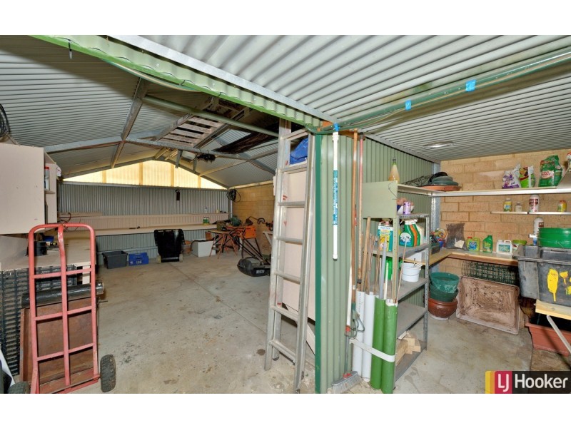 156 Peelwood Parade, Halls Head WA 6210