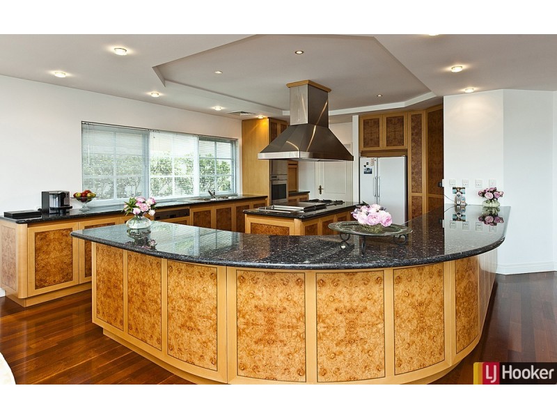 9 Cambria Island Retreat, Halls Head WA 6210