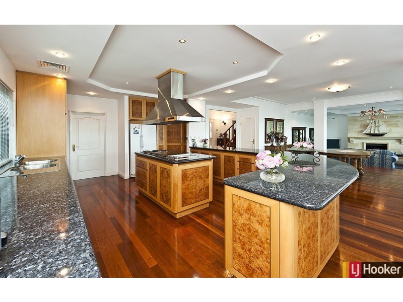 9 Cambria Island Retreat, Halls Head WA 6210