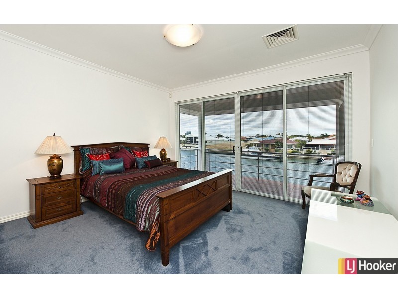 9 Cambria Island Retreat, Halls Head WA 6210