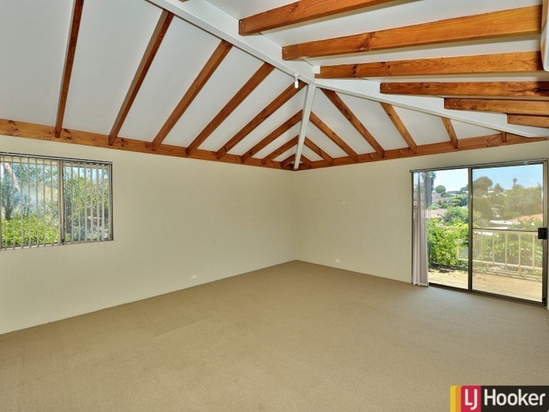 35 Carina Circle, Halls Head WA 6210