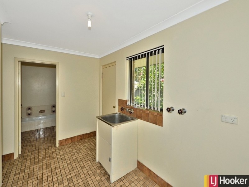 35 Carina Circle, Halls Head WA 6210
