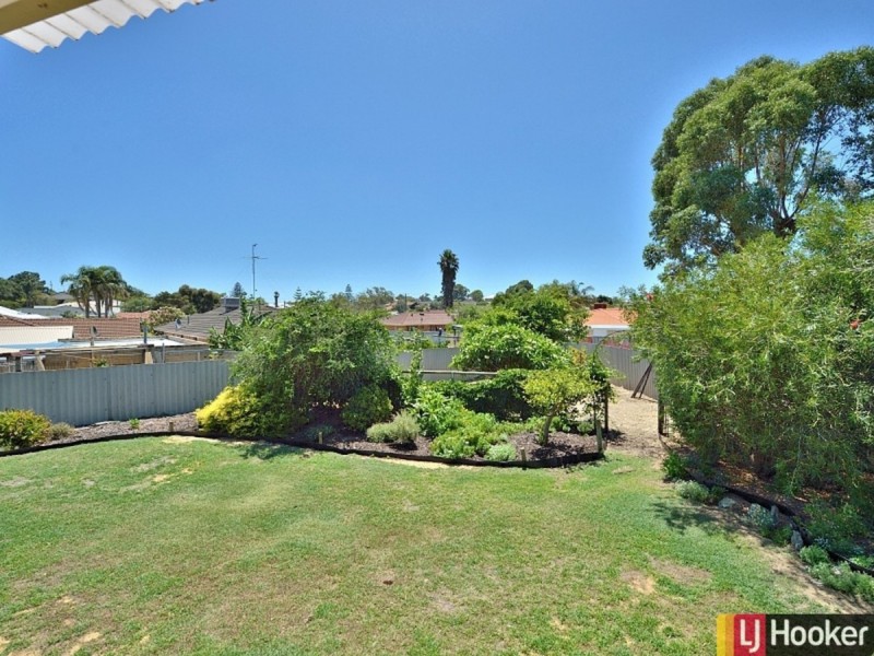 35 Carina Circle, Halls Head WA 6210