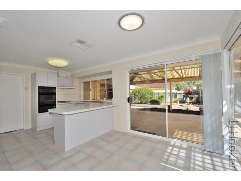 8 Parkwater Cove, Halls Head WA 6210