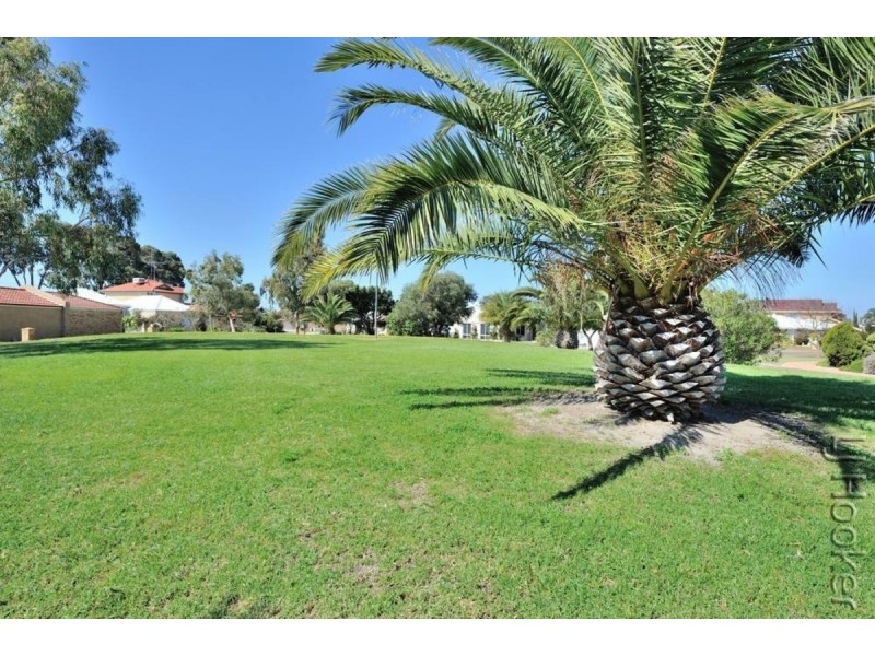 8 Parkwater Cove, Halls Head WA 6210