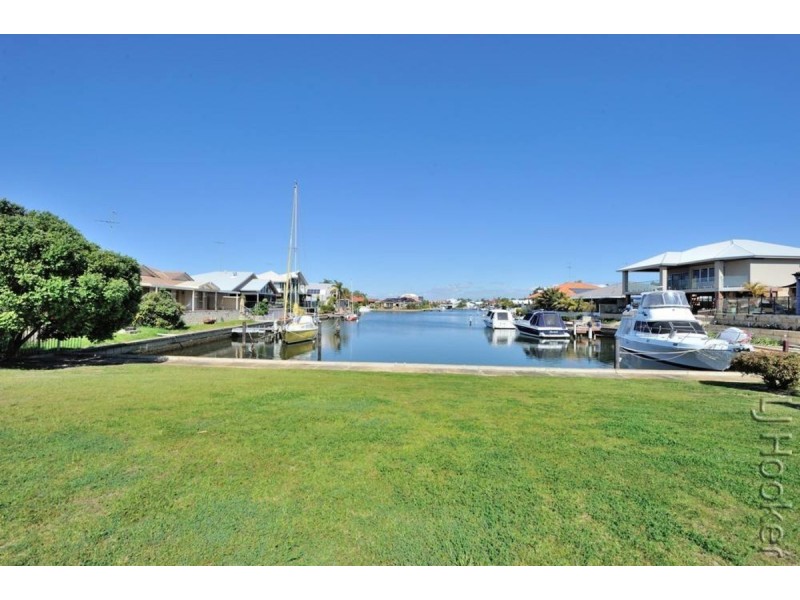 8 Parkwater Cove, Halls Head WA 6210