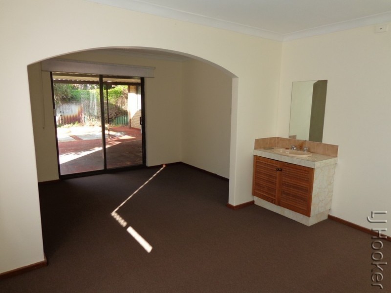 12 Roy Road, Coodanup WA 6210
