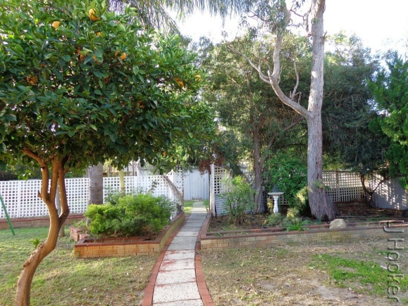 12 Roy Road, Coodanup WA 6210