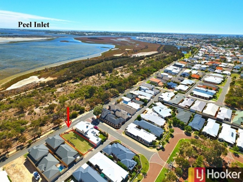 135 Darwin Terrace, Dudley Park WA 6210