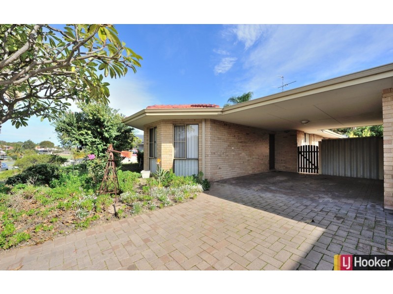 1/2 Gleneagles Place, Halls Head WA 6210