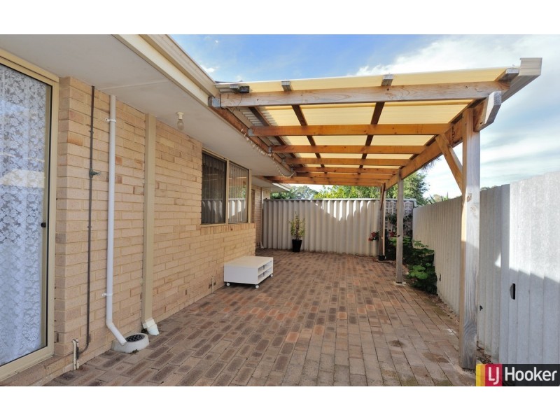 1/2 Gleneagles Place, Halls Head WA 6210