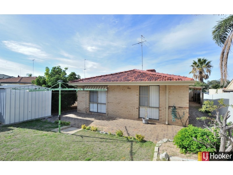 1/2 Gleneagles Place, Halls Head WA 6210