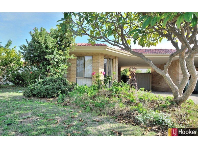 1/2 Gleneagles Place, Halls Head WA 6210