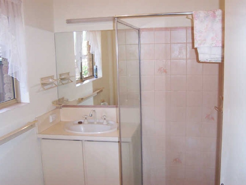 6 Columbia Close, Halls Head WA 6210