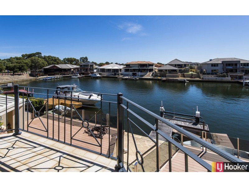 18 Santavea Mews, Halls Head WA 6210