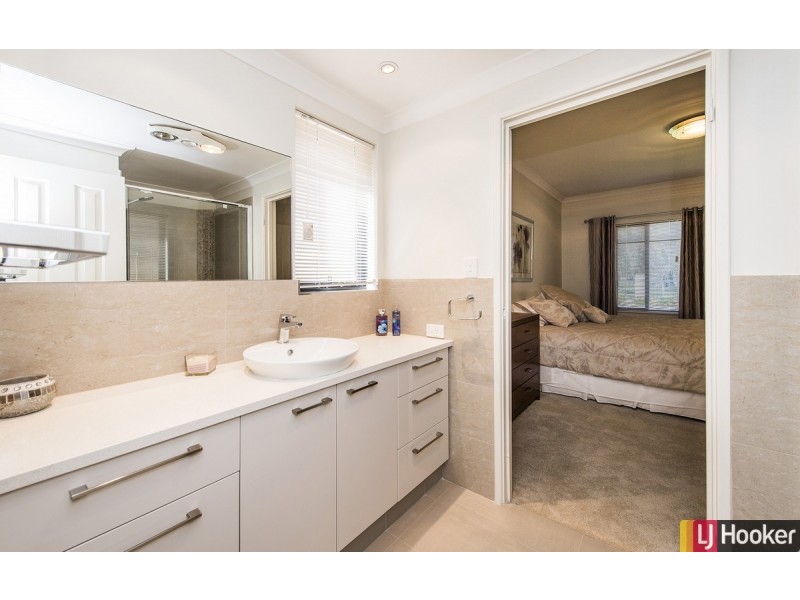 18 Santavea Mews, Halls Head WA 6210