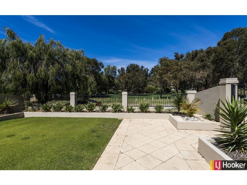 18 Santavea Mews, Halls Head WA 6210