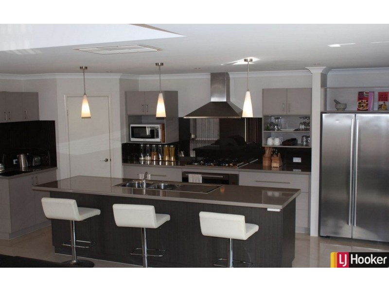 350 Peelwood Parade, Halls Head WA 6210