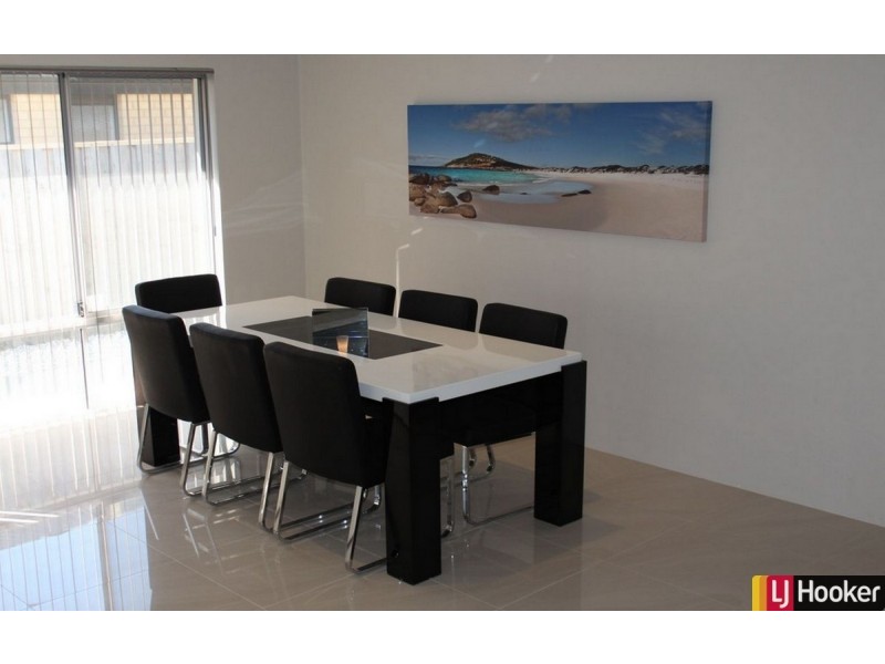 350 Peelwood Parade, Halls Head WA 6210