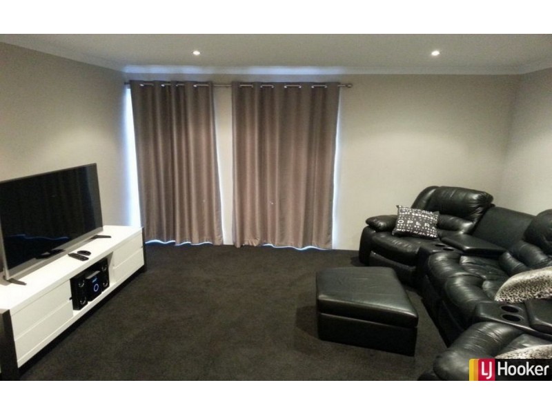 350 Peelwood Parade, Halls Head WA 6210