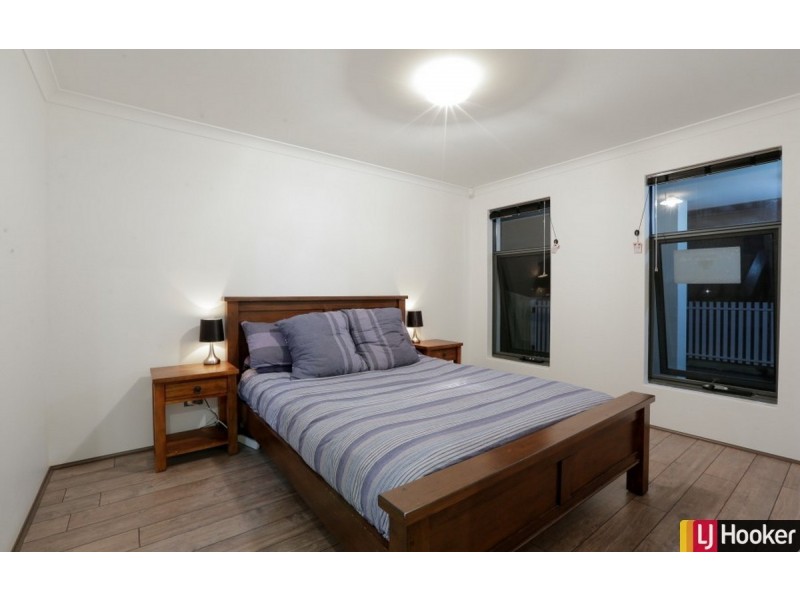 8 Vestita Lane, Halls Head WA 6210